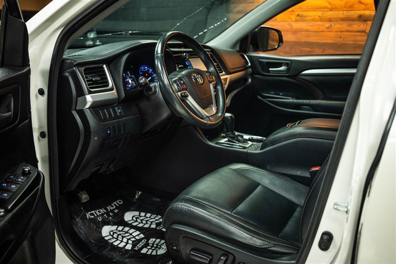 used 2016 Toyota Highlander car, priced at $17,993