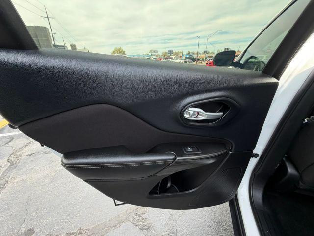 used 2015 Jeep Cherokee car, priced at $11,988