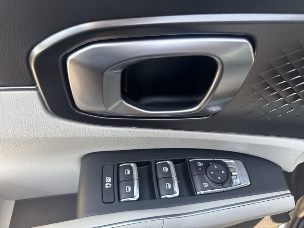 new 2026 Kia Sorento Hybrid car, priced at $45,213