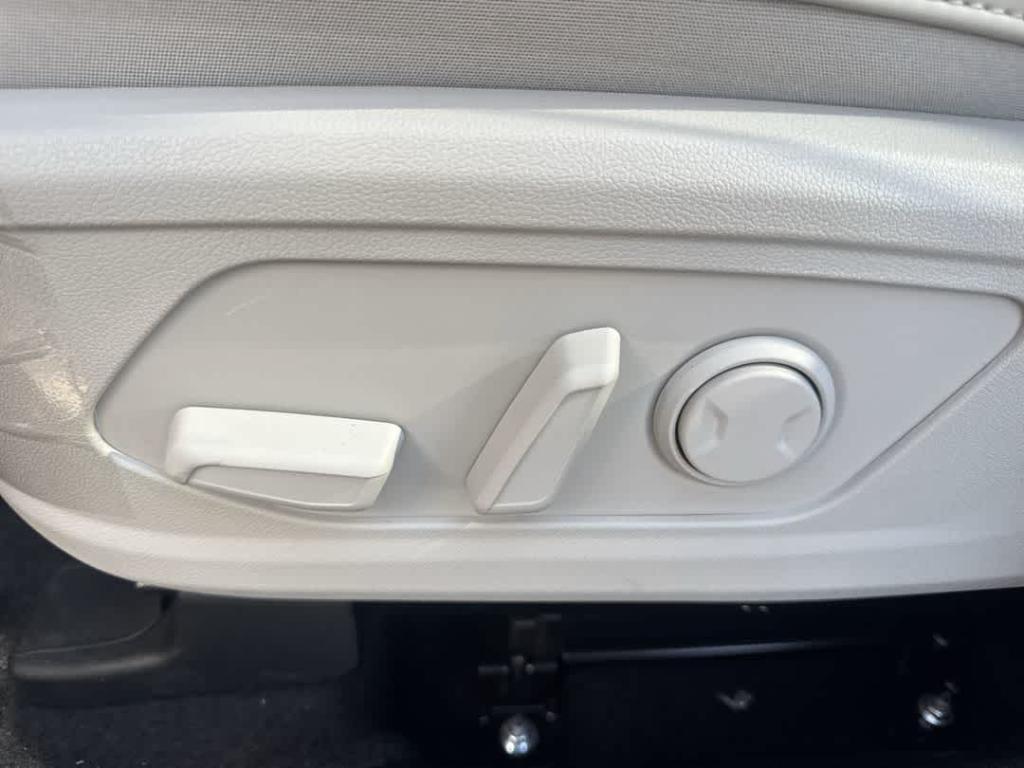 new 2026 Kia Sorento Hybrid car, priced at $45,213