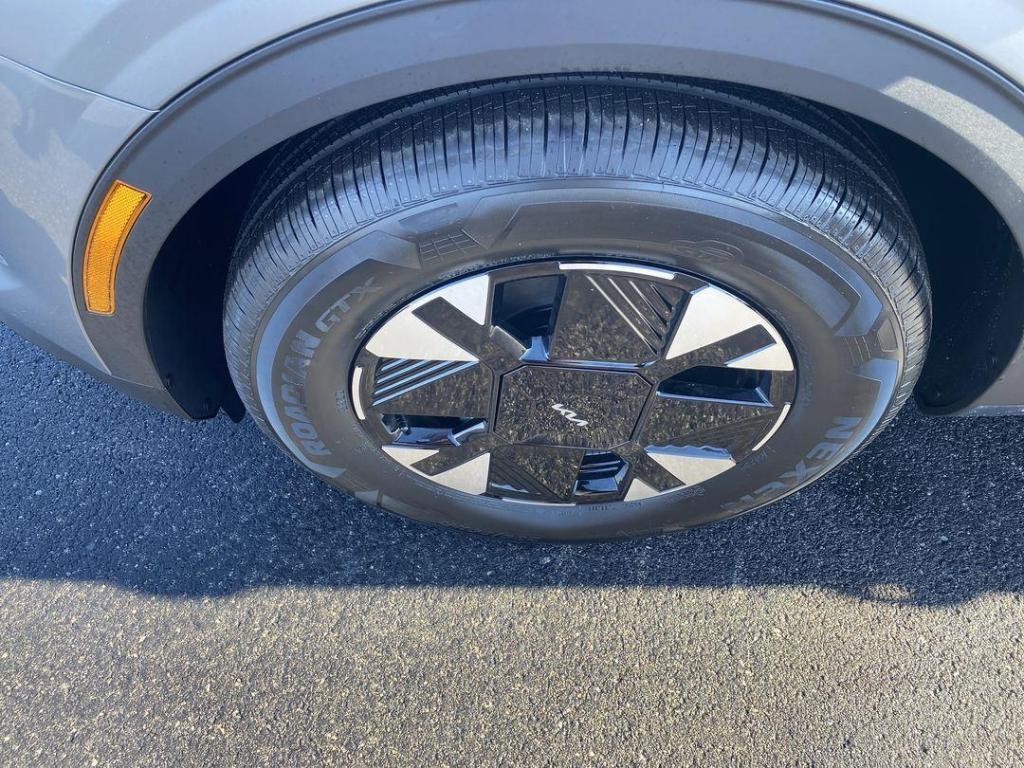 new 2026 Kia Sportage Hybrid car, priced at $30,500