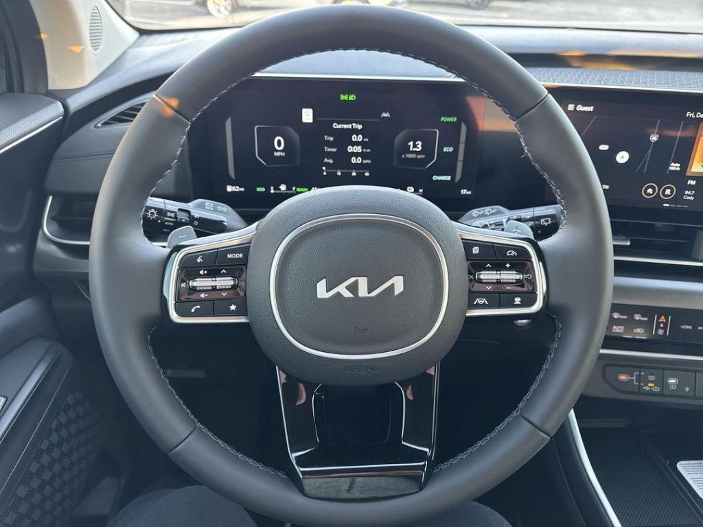 new 2026 Kia Carnival Hybrid car, priced at $54,135