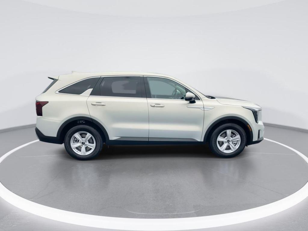 new 2026 Kia Sorento car, priced at $31,147
