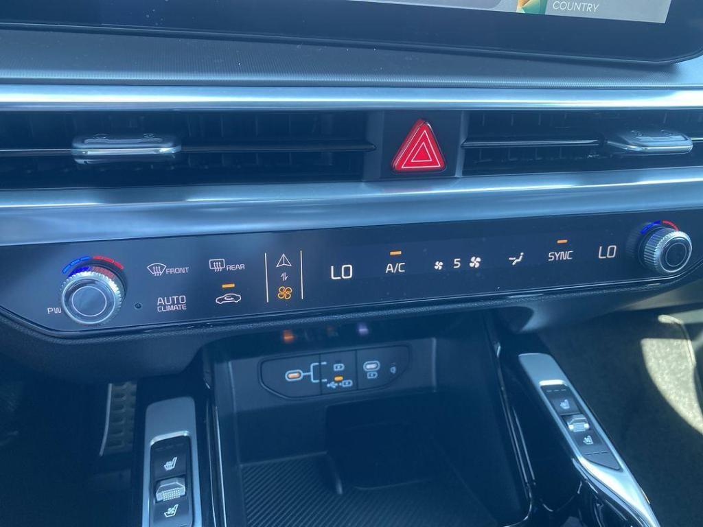 new 2026 Kia Sorento car, priced at $40,257