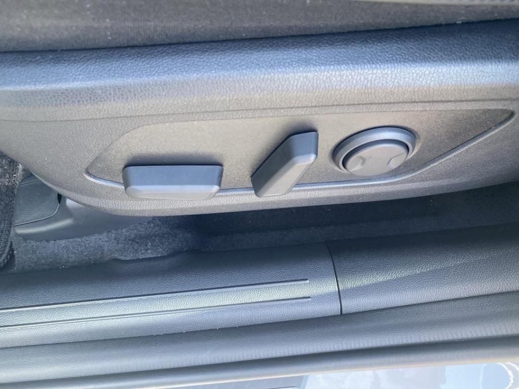 new 2026 Kia Sorento car, priced at $40,257