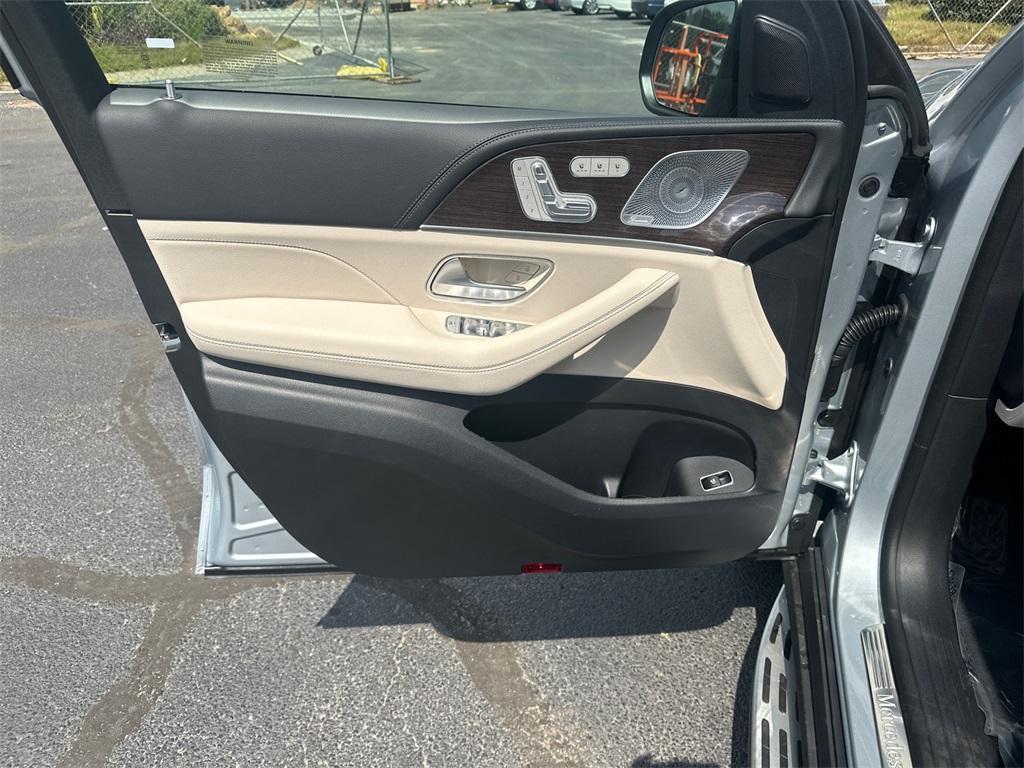 new 2026 Mercedes-Benz GLE 450 car, priced at $83,105