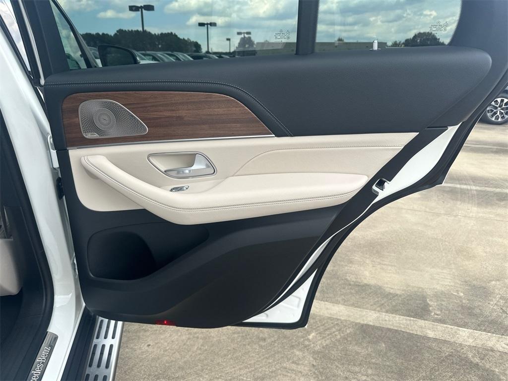 new 2026 Mercedes-Benz GLE 450 car, priced at $82,850