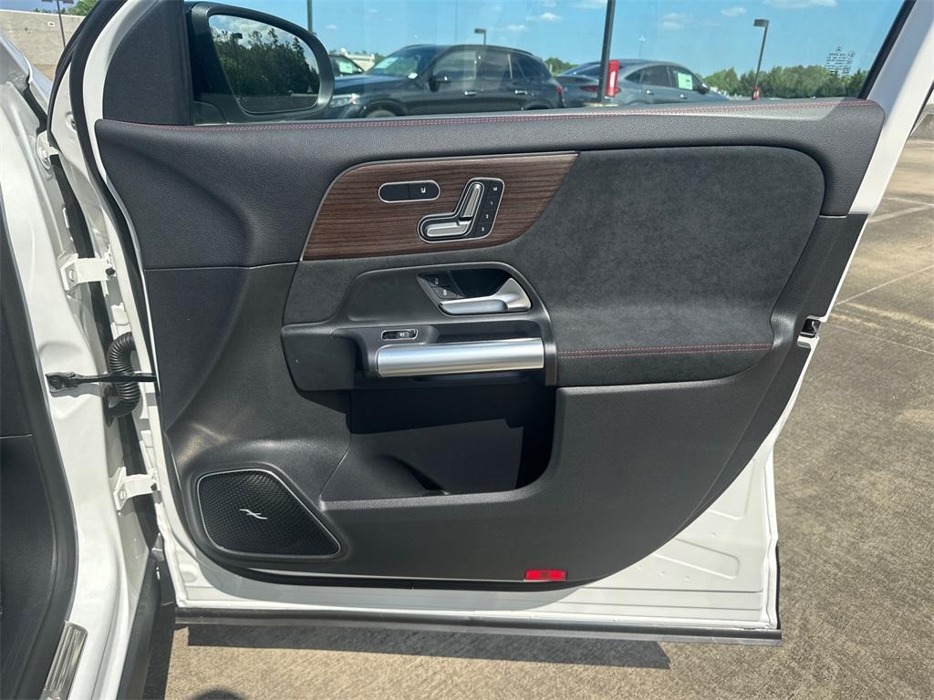 new 2025 Mercedes-Benz GLA 250 car, priced at $57,090