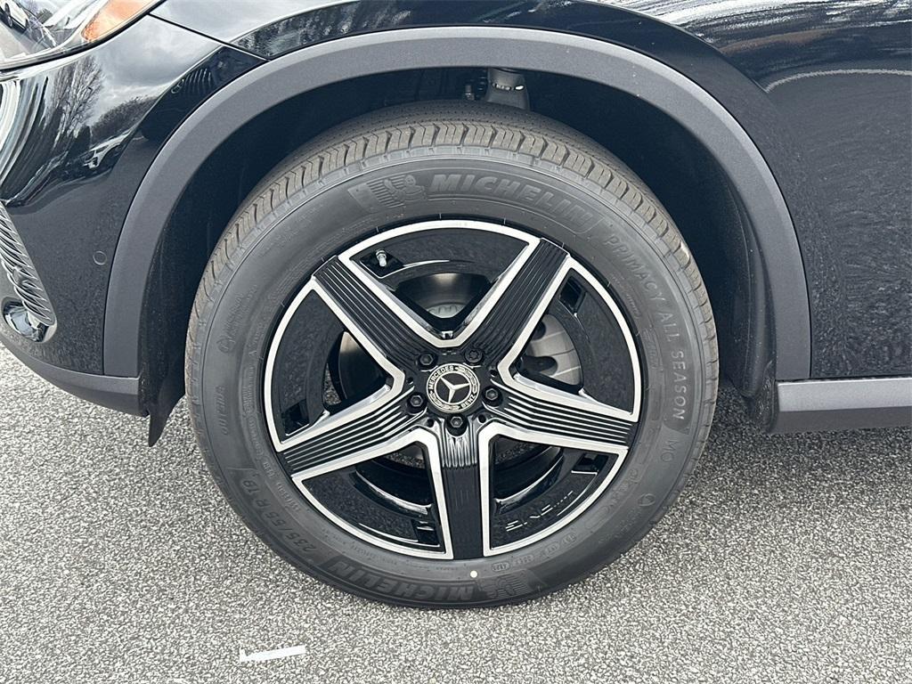 new 2026 Mercedes-Benz GLC 300 car, priced at $59,140