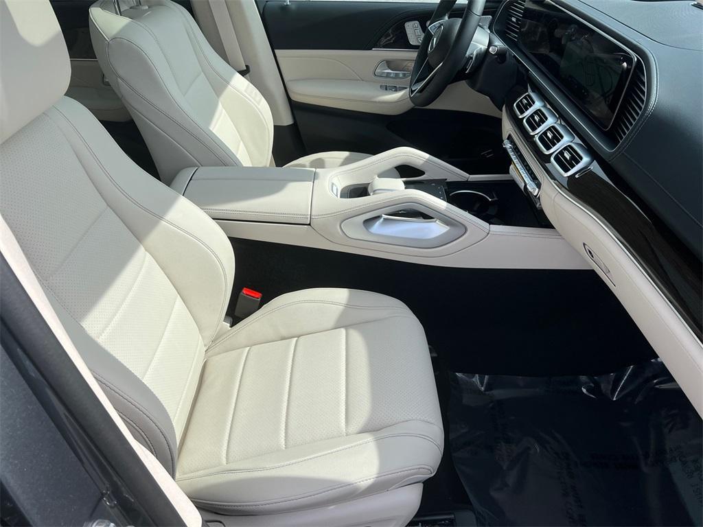 new 2026 Mercedes-Benz GLE 450 car, priced at $82,105