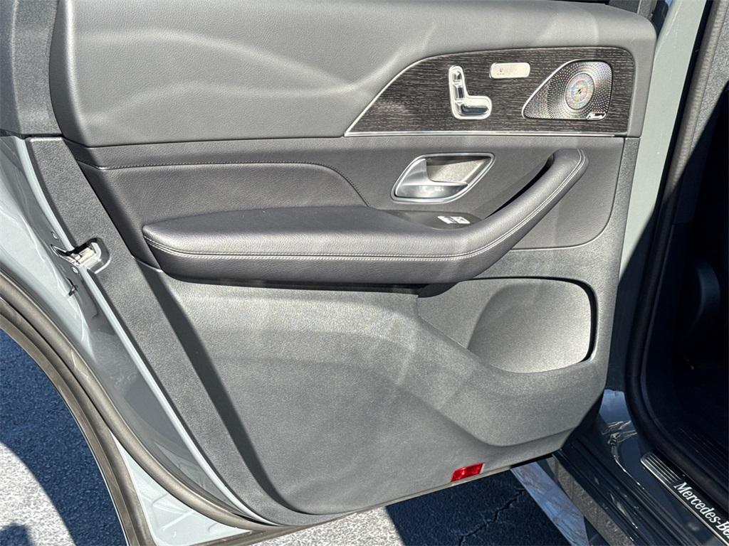 new 2026 Mercedes-Benz GLS 450 car, priced at $97,100