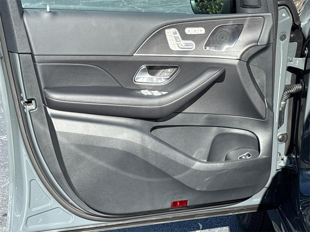 new 2026 Mercedes-Benz GLS 450 car, priced at $97,100
