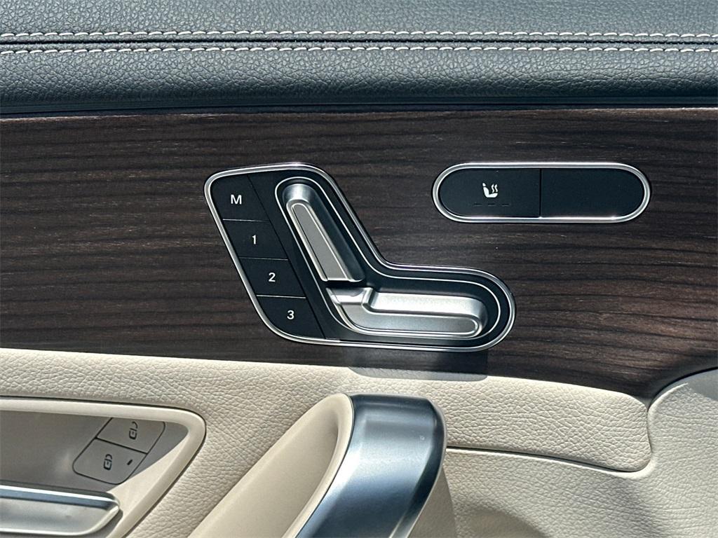 new 2025 Mercedes-Benz CLA 250 car, priced at $51,855