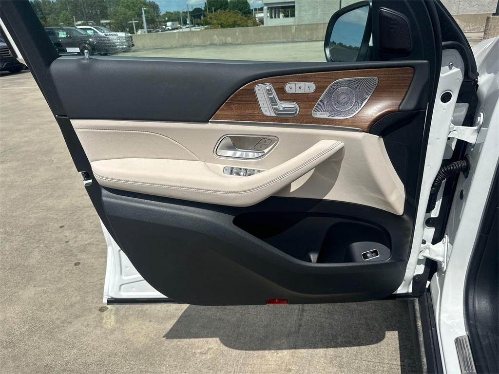 new 2025 Mercedes-Benz GLS 450 car, priced at $90,730