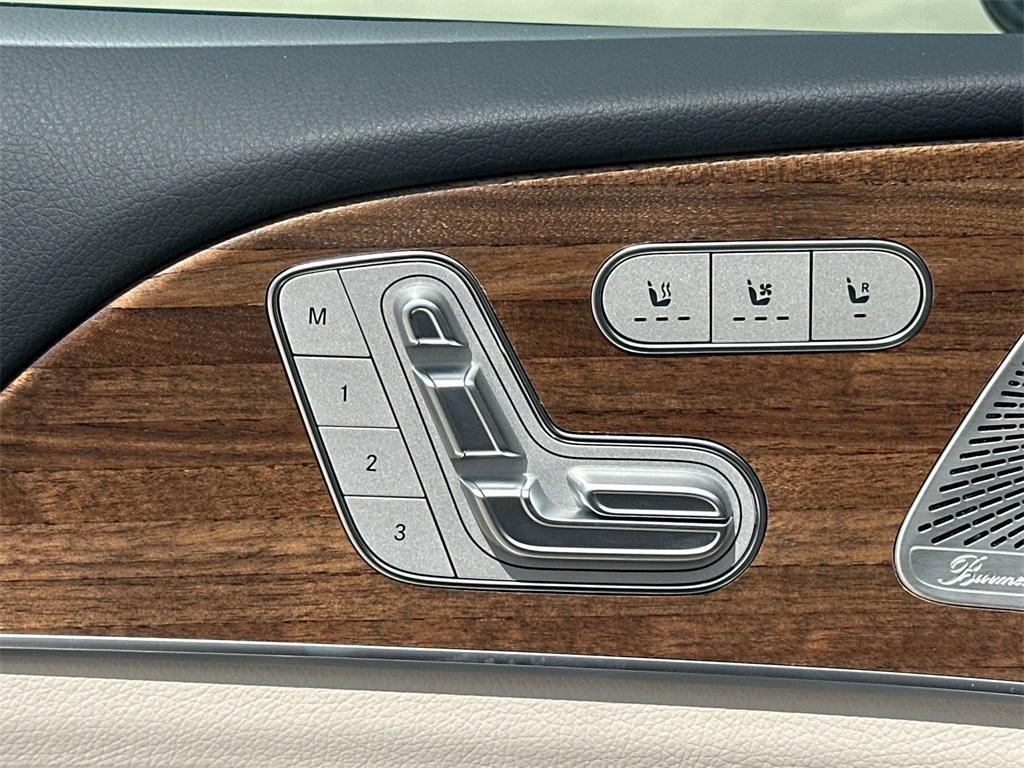 new 2025 Mercedes-Benz GLS 450 car, priced at $90,730