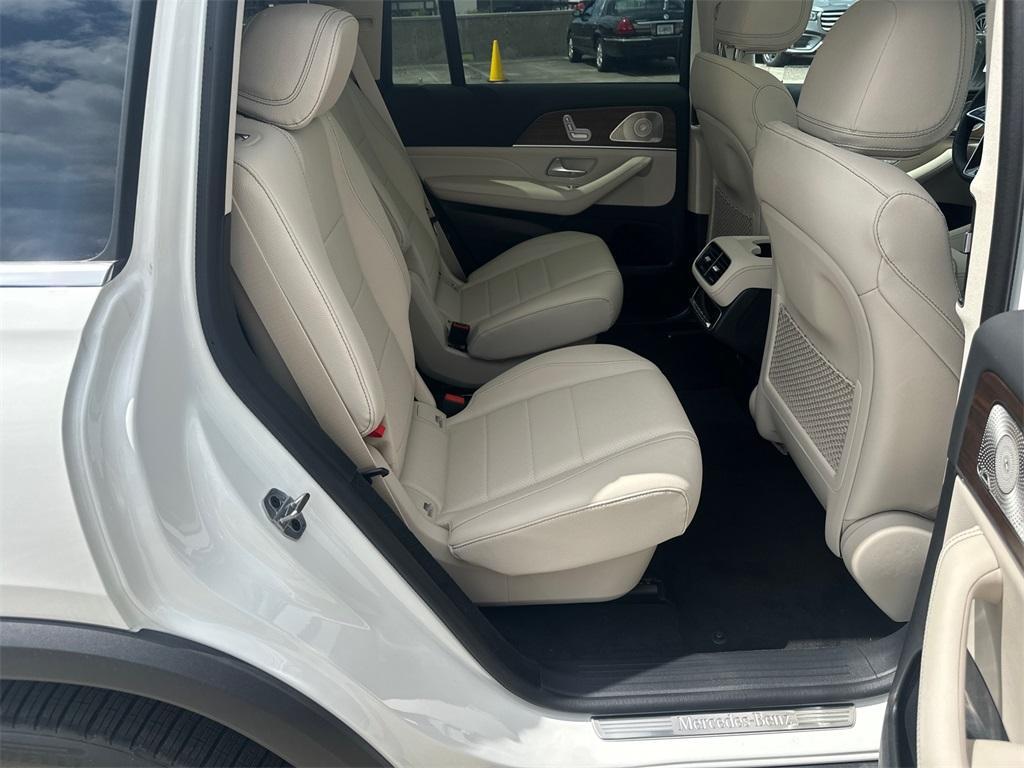new 2025 Mercedes-Benz GLS 450 car, priced at $90,730