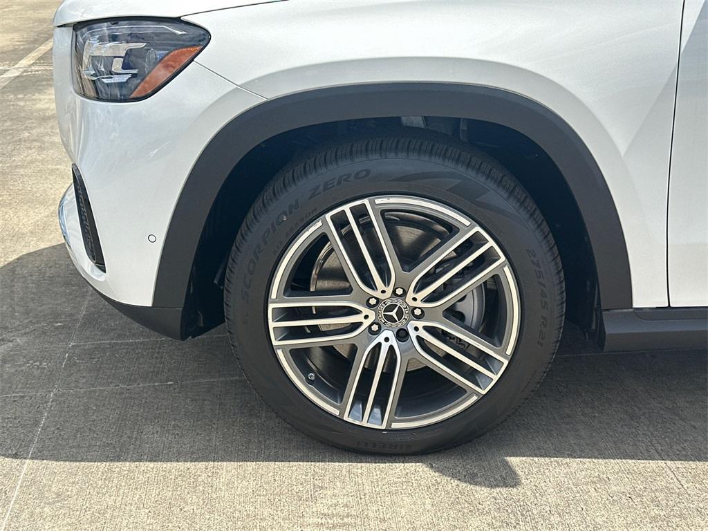 new 2025 Mercedes-Benz GLS 450 car, priced at $90,730