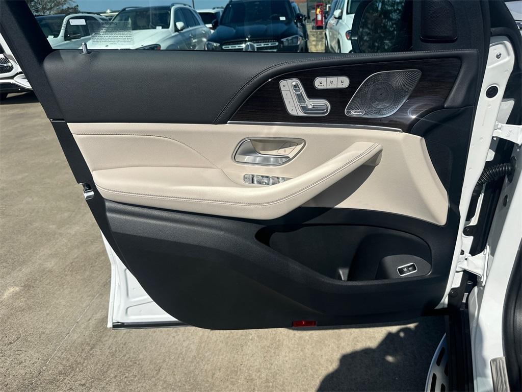 new 2026 Mercedes-Benz GLE 580 car, priced at $103,540