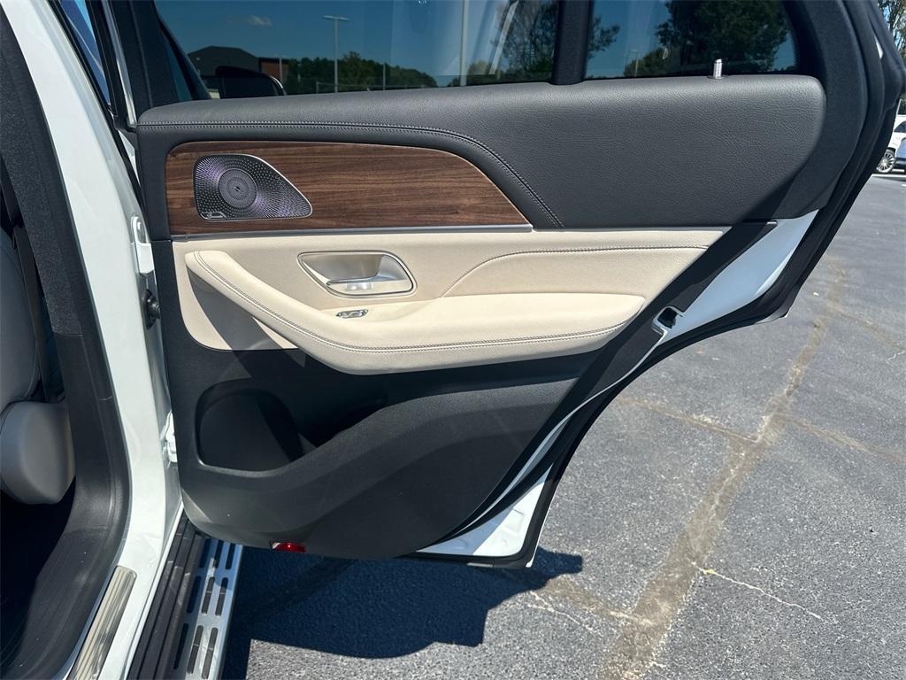 new 2026 Mercedes-Benz GLE 450 car, priced at $89,700