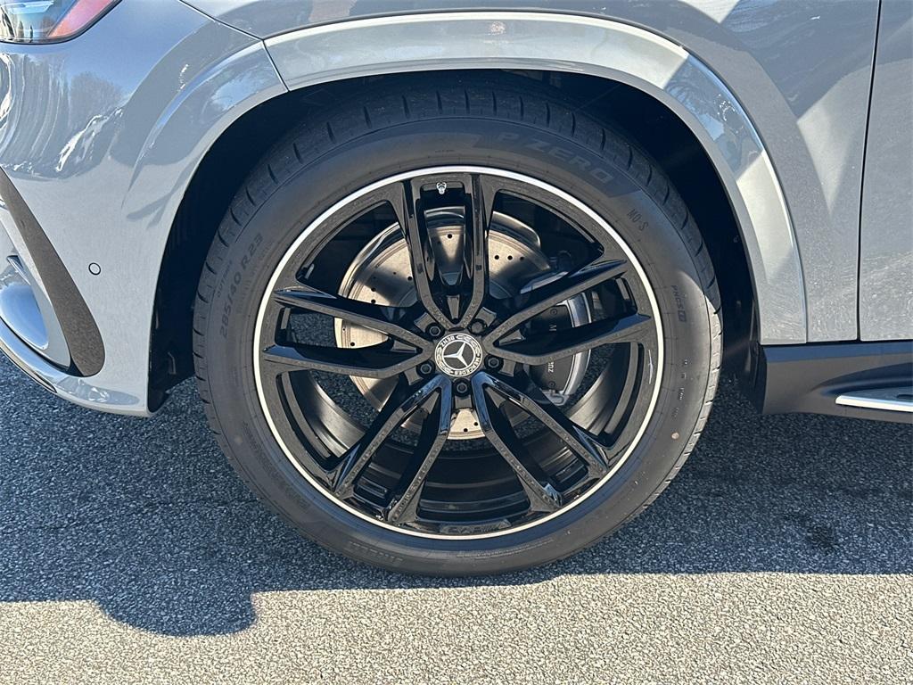 new 2026 Mercedes-Benz GLS 580 car, priced at $126,105