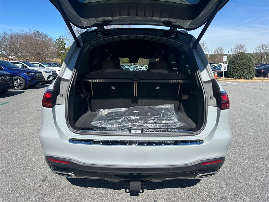 new 2026 Mercedes-Benz GLS 580 car, priced at $126,105