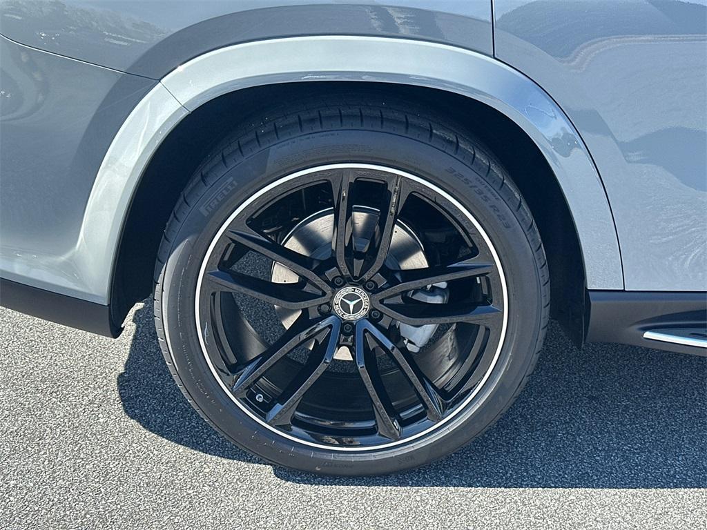 new 2026 Mercedes-Benz GLS 580 car, priced at $126,105