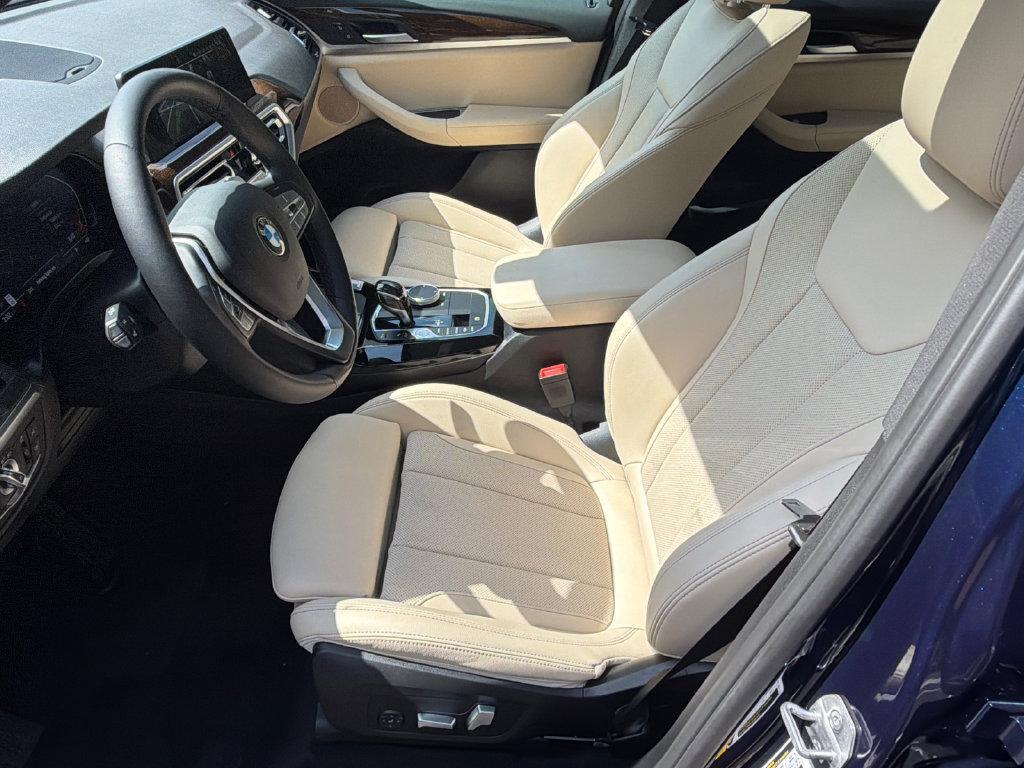 BMW X3 view 9