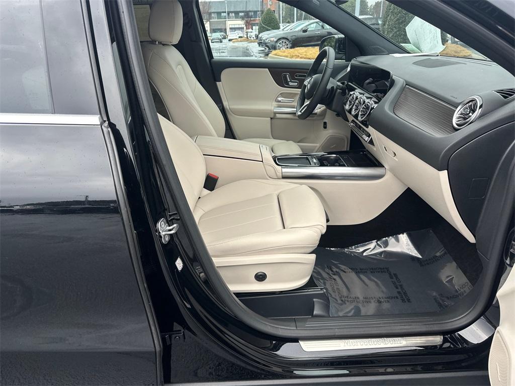 used 2026 Mercedes-Benz GLA 250 car, priced at $43,895