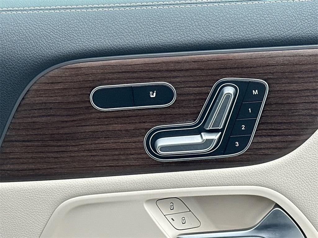 used 2026 Mercedes-Benz GLA 250 car, priced at $43,895