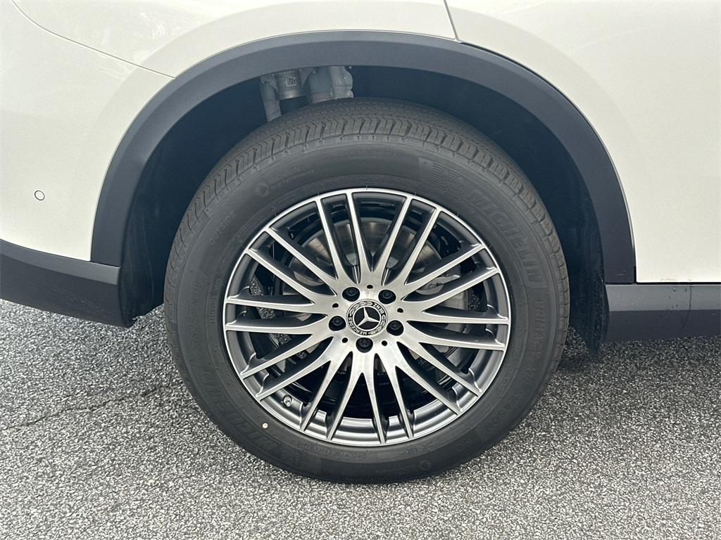 new 2026 Mercedes-Benz GLC 300 car, priced at $61,705