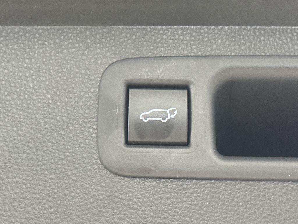 used 2022 Toyota Highlander car, priced at $34,085