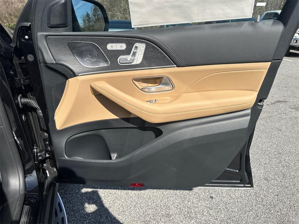 new 2026 Mercedes-Benz GLE 450 car, priced at $85,170