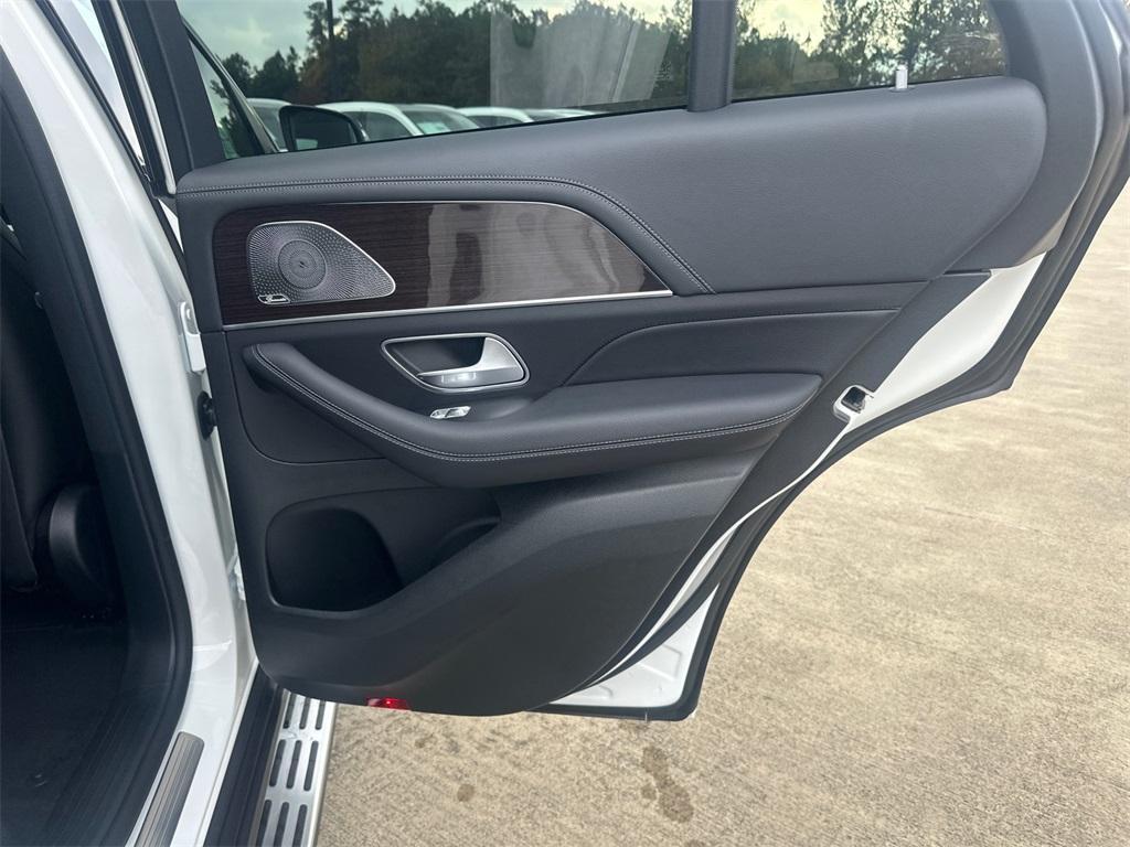 new 2026 Mercedes-Benz GLE 450 car, priced at $85,670