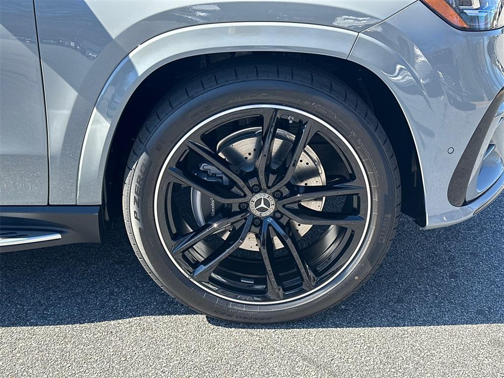 new 2026 Mercedes-Benz GLS 580 car, priced at $129,025