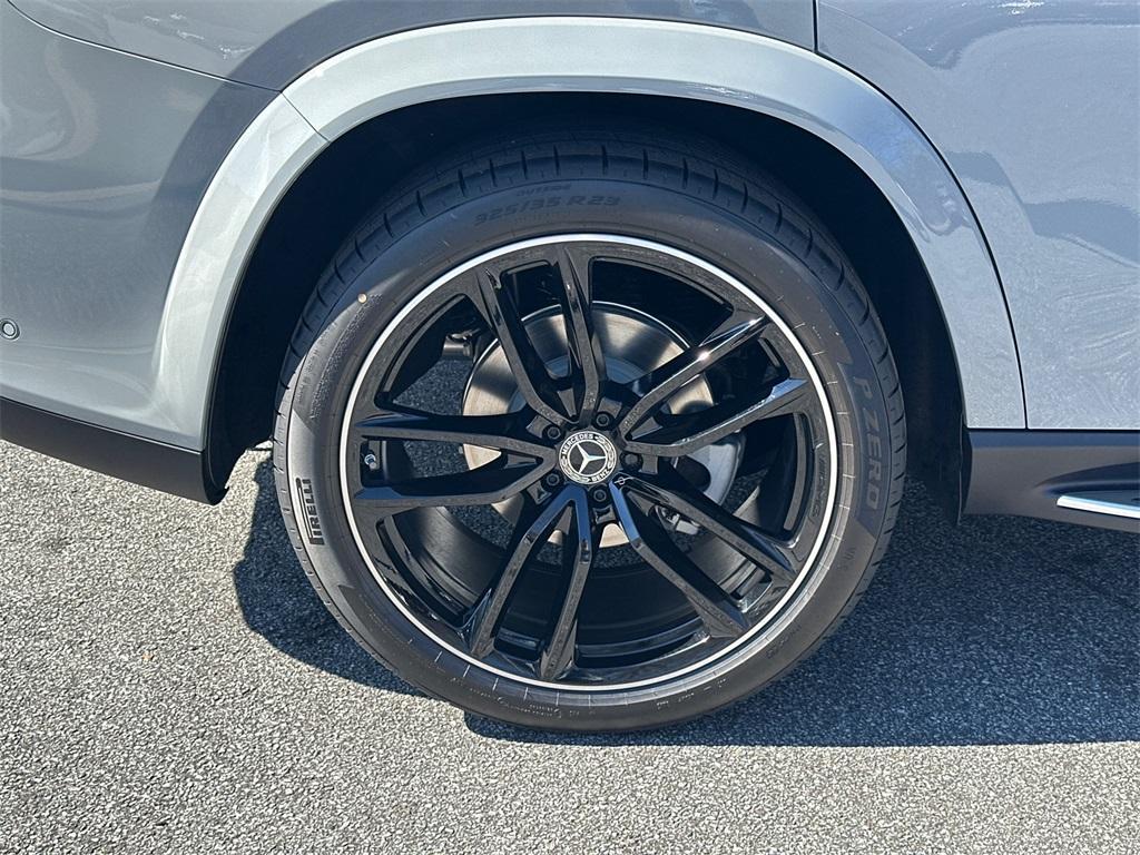 new 2026 Mercedes-Benz GLS 580 car, priced at $129,025