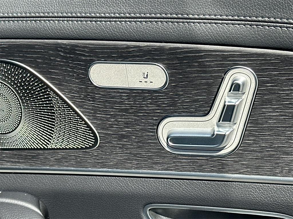 new 2026 Mercedes-Benz GLS 580 car, priced at $129,025