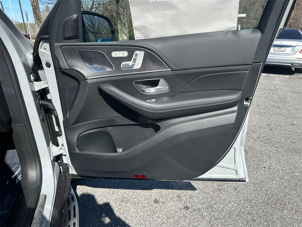 new 2026 Mercedes-Benz GLS 580 car, priced at $129,025