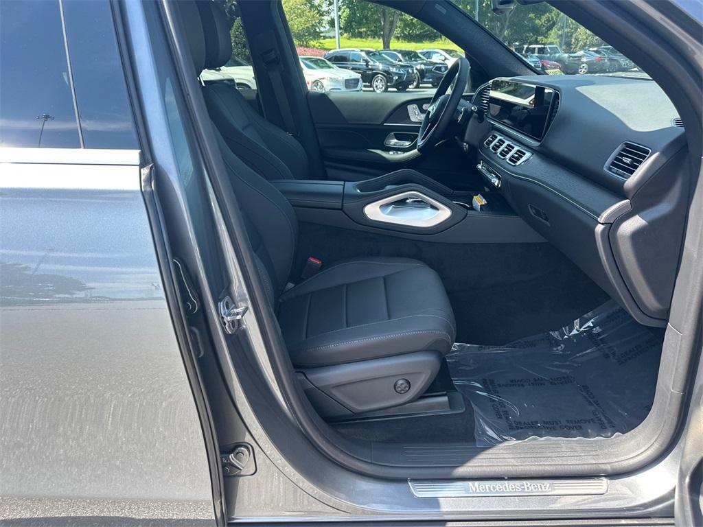 new 2025 Mercedes-Benz GLE 450 car, priced at $77,095