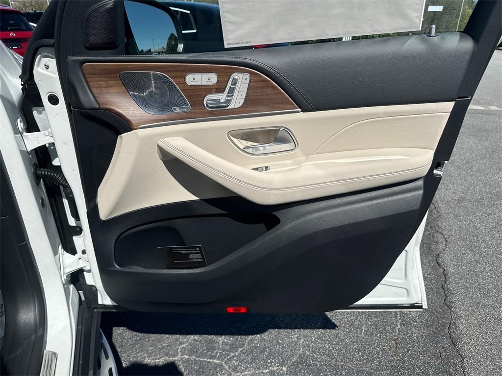 new 2026 Mercedes-Benz GLE 450 car, priced at $89,965