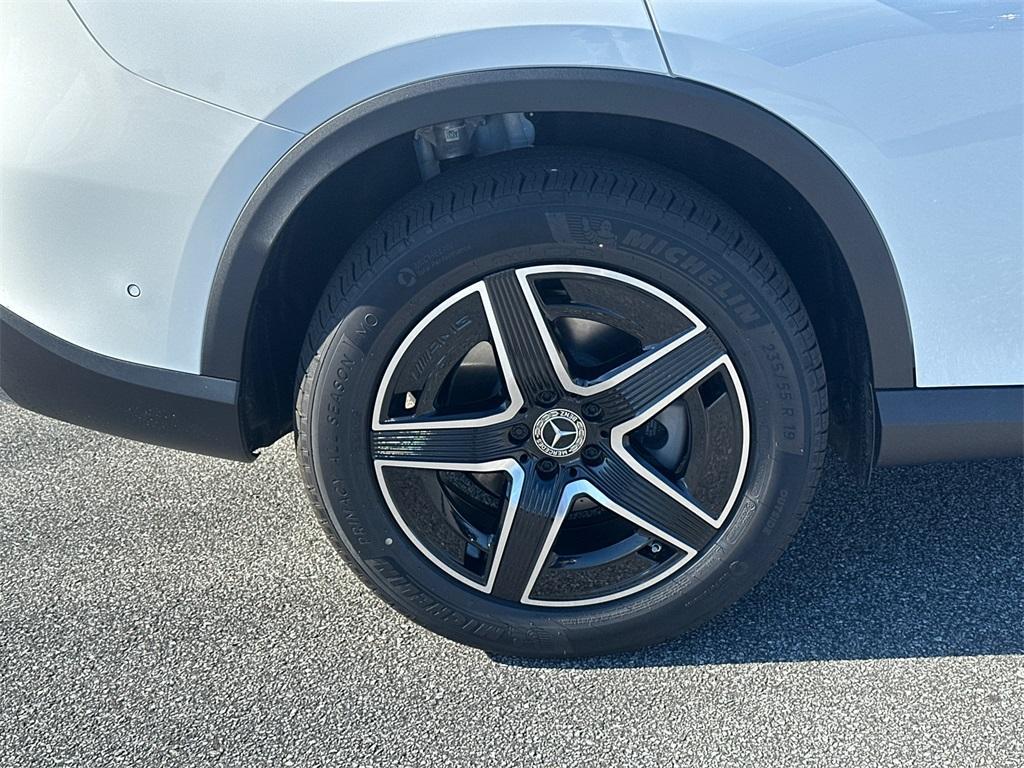 new 2026 Mercedes-Benz GLC 300 car, priced at $58,790