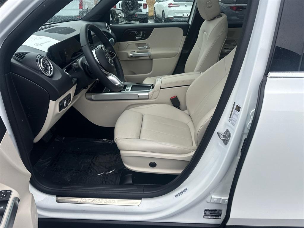 used 2025 Mercedes-Benz GLB 250 car, priced at $42,384