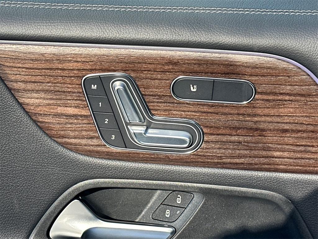 new 2026 Mercedes-Benz GLB 250 car, priced at $53,875