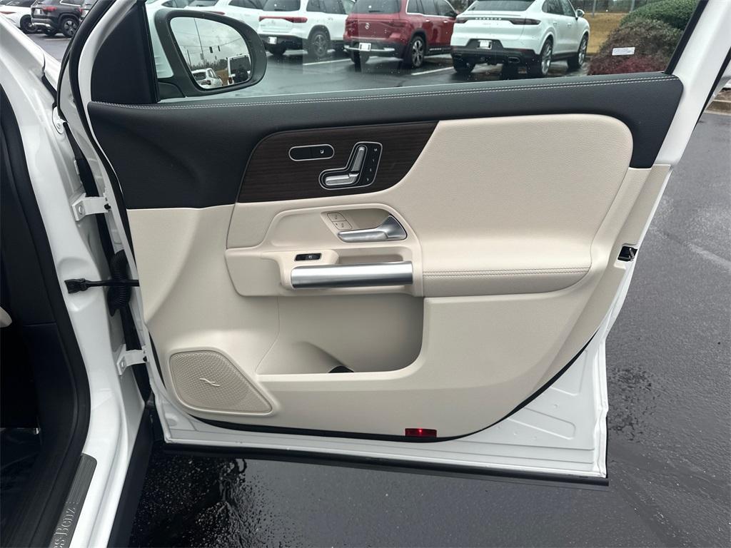 used 2026 Mercedes-Benz GLA 250 car, priced at $43,912