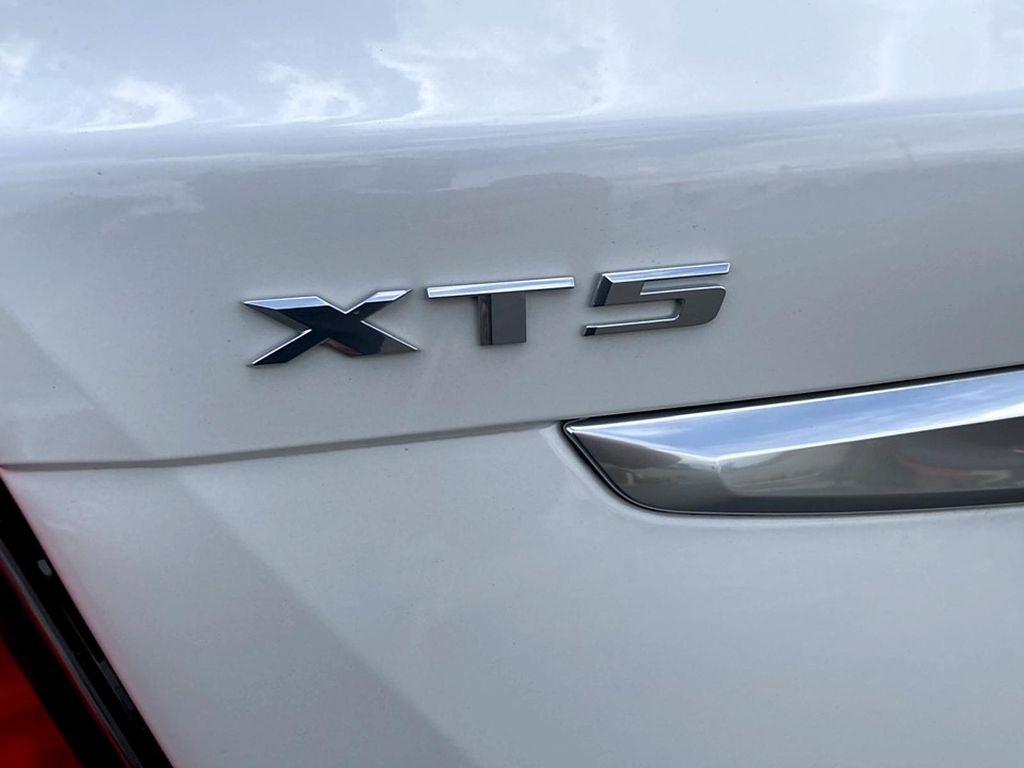 used 2023 Cadillac XT5 car, priced at $30,923