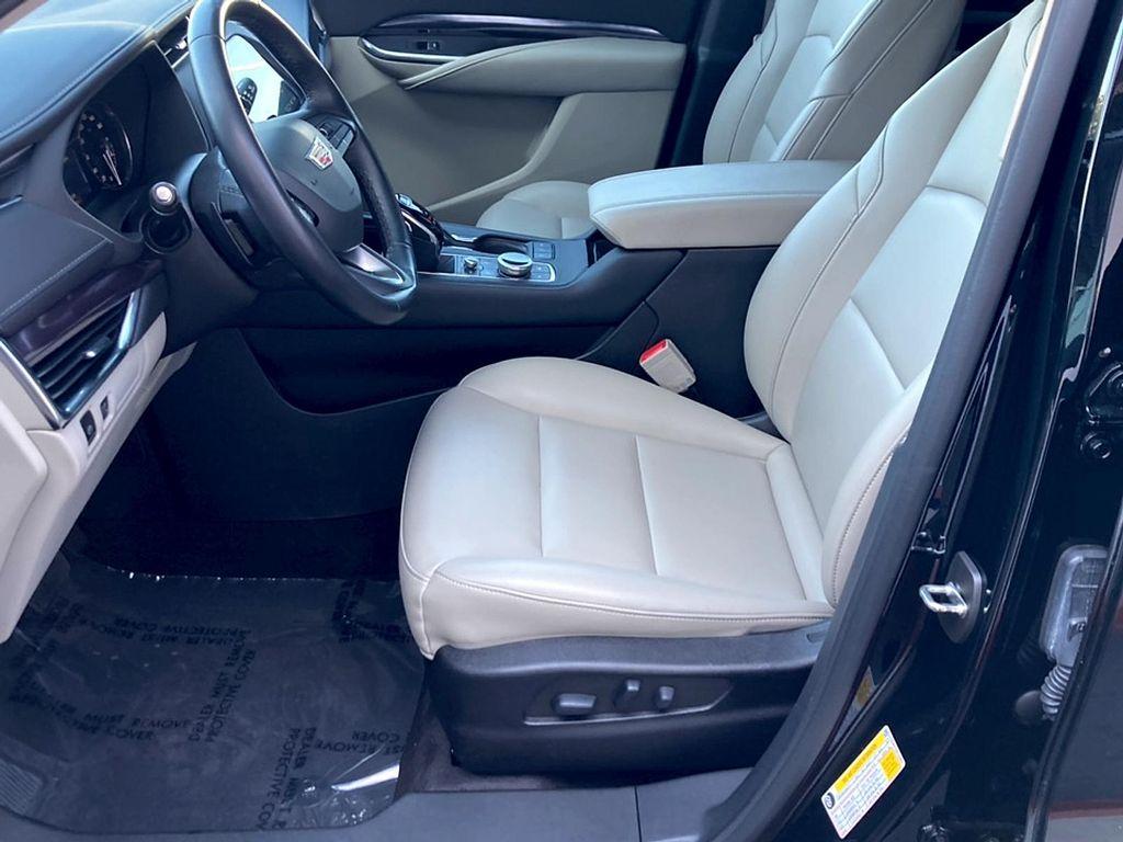 used 2022 Cadillac XT4 car, priced at $25,984