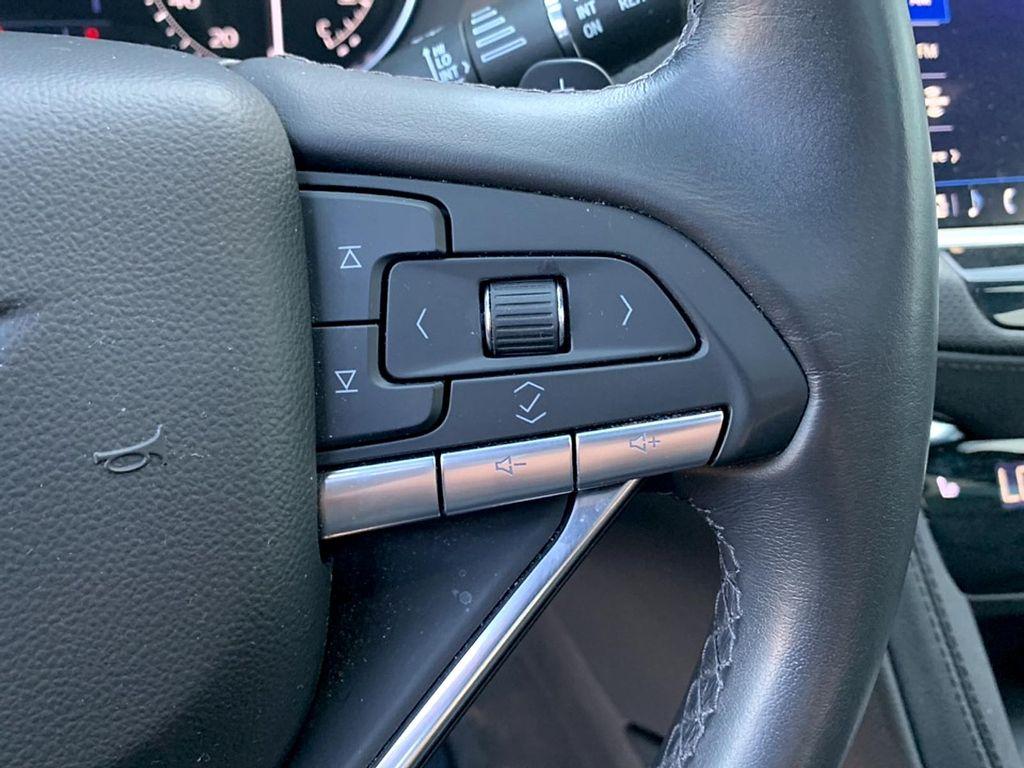 used 2024 Cadillac XT6 car, priced at $37,973