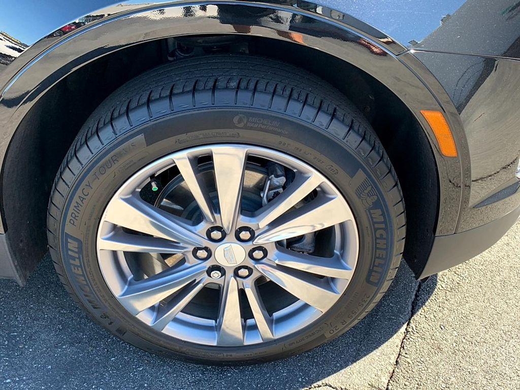 used 2024 Cadillac XT5 car, priced at $40,962