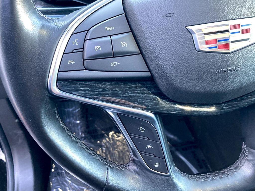 used 2022 Cadillac XT5 car, priced at $29,906