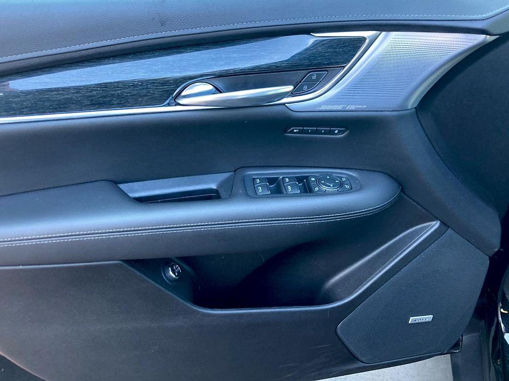 used 2022 Cadillac XT5 car, priced at $29,906