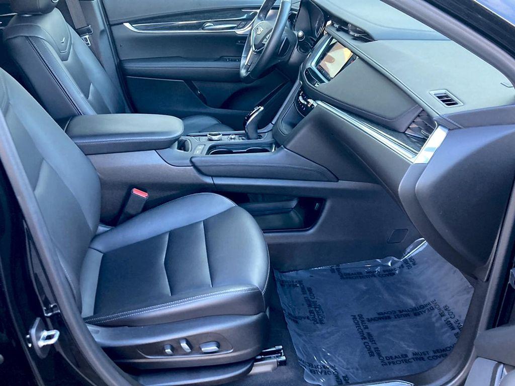 used 2022 Cadillac XT5 car, priced at $29,906